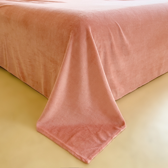 91家纺网 家纺一手货源 找家纺 印季家纺 2025新款背印立体剪花牛奶绒四件套 心相印-粉