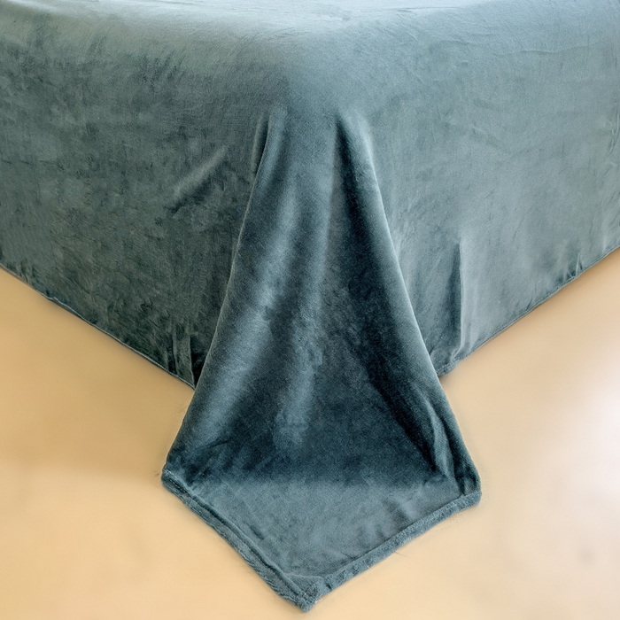 91家纺网 家纺一手货源 找家纺 印季家纺 2025新款背印立体剪花牛奶绒四件套 幸运草-墨绿