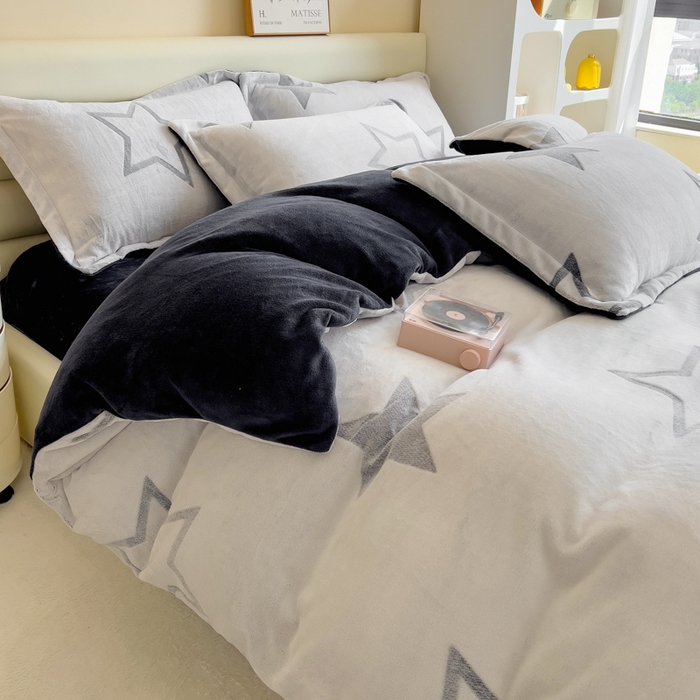 91家纺网 家纺一手货源 找家纺 印季家纺 2025新款背印立体剪花牛奶绒四件套 星空-灰