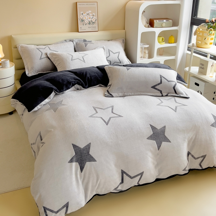 91家纺网 家纺一手货源 找家纺 印季家纺 2025新款背印立体剪花牛奶绒四件套 星空-灰