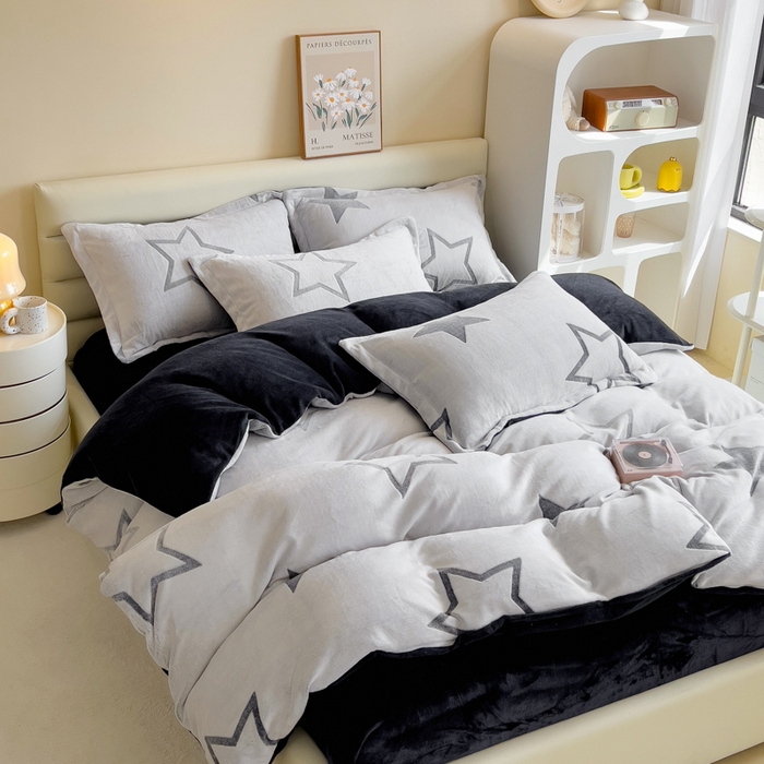 91家纺网 家纺一手货源 找家纺 印季家纺 2025新款背印立体剪花牛奶绒四件套 星空-灰