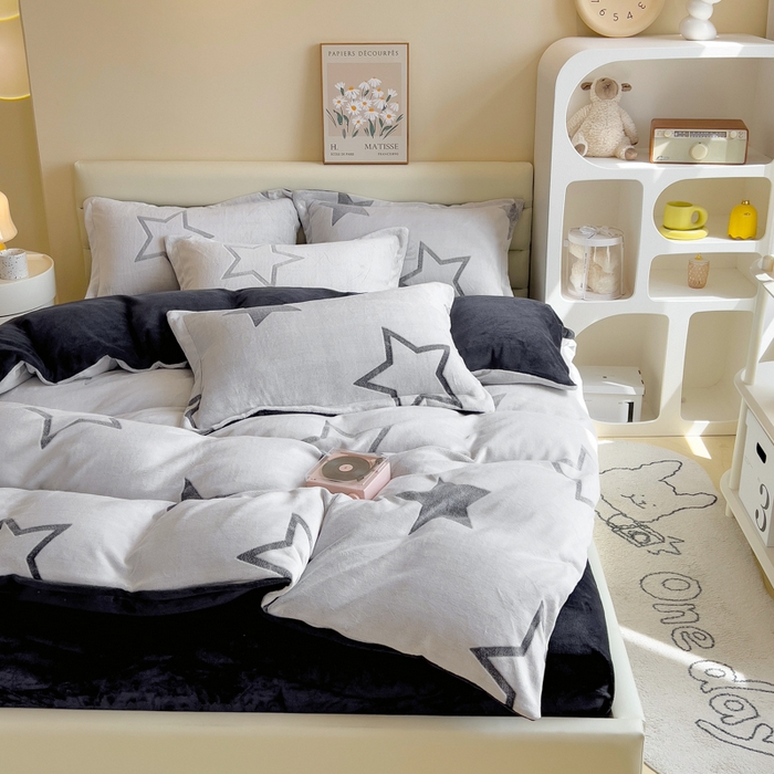 91家纺网 家纺一手货源 找家纺 印季家纺 2025新款背印立体剪花牛奶绒四件套 星空-灰