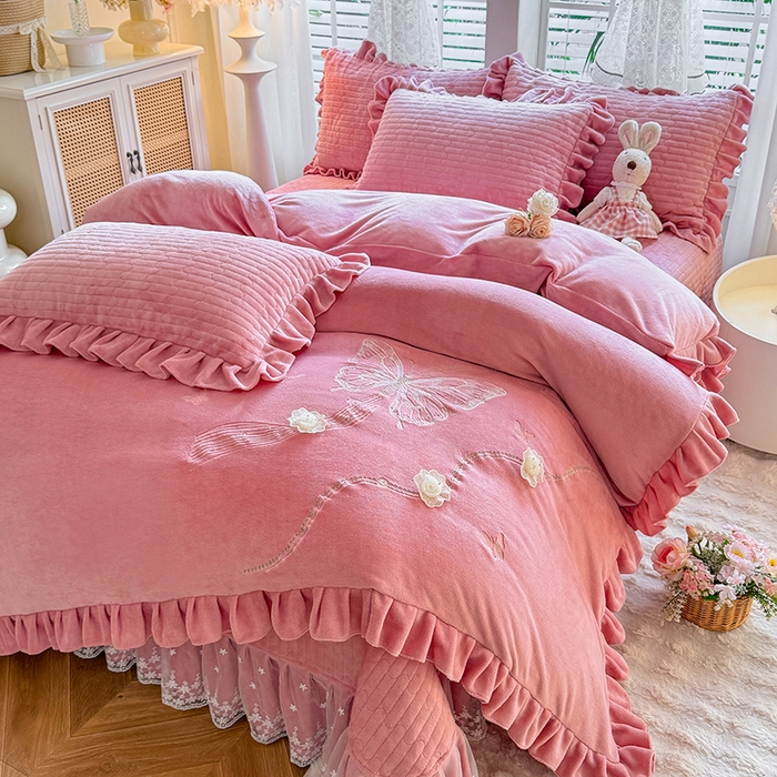 91家纺网 家纺一手货源 找家纺 唐人居 2025新款高克重牛奶绒花边夹棉四件套-蝴蝶纷飞 蝴蝶纷飞-豆沙