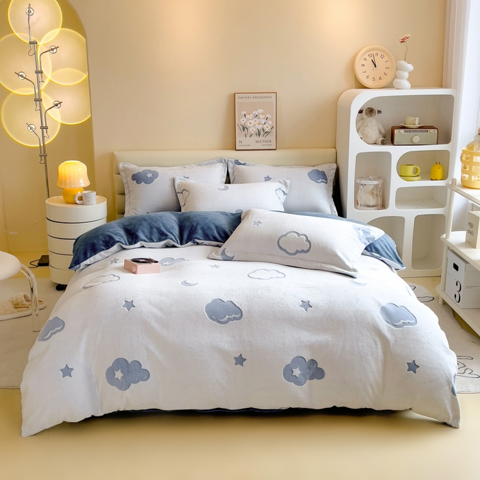 91家纺网 家纺一手货源 找家纺 印季家纺 2025新款背印立体剪花牛奶绒四件套 夜空-蓝