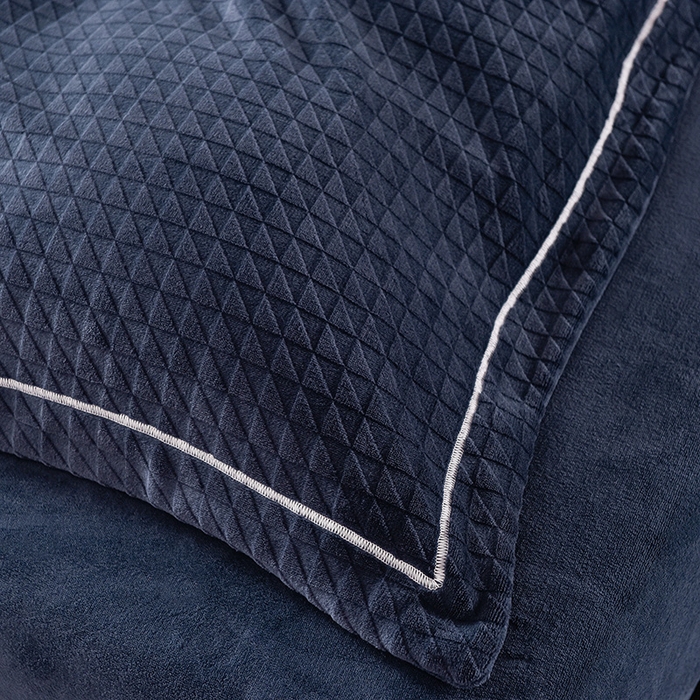 91家纺网 家纺一手货源 找家纺 （总）印季家纺 2025新款华夫格三角格牛奶绒四件套