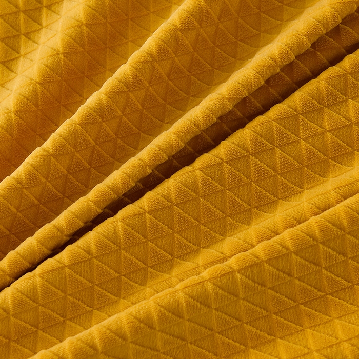 91家纺网 家纺一手货源 找家纺 印季家纺 2025新款华夫格三角格牛奶绒四件套 姜黄