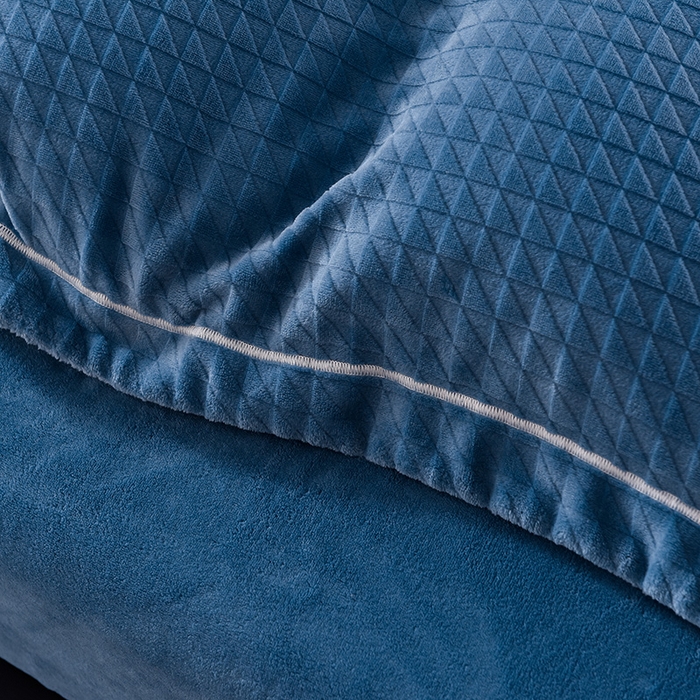 91家纺网 家纺一手货源 找家纺 印季家纺 2025新款华夫格三角格牛奶绒四件套 蓝灰