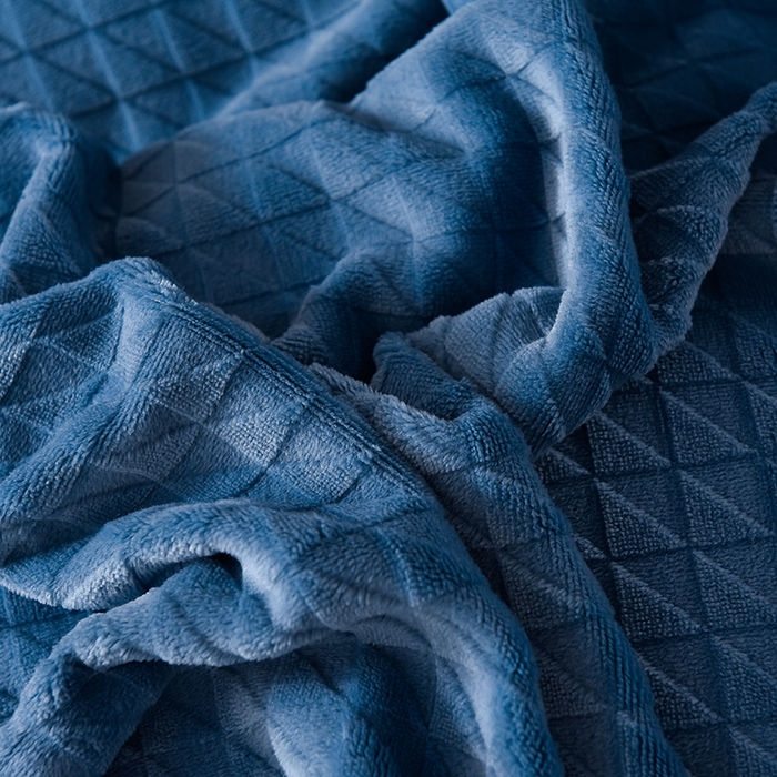 91家纺网 家纺一手货源 找家纺 印季家纺 2025新款华夫格三角格牛奶绒四件套 蓝灰