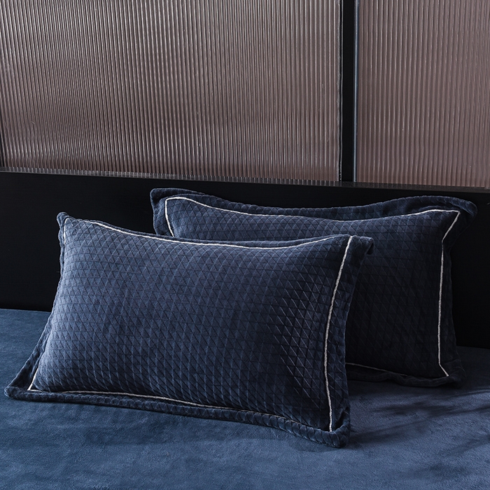 91家纺网 家纺一手货源 找家纺 印季家纺 2025新款华夫格三角格牛奶绒四件套 宝蓝