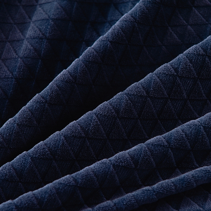 91家纺网 家纺一手货源 找家纺 印季家纺 2025新款华夫格三角格牛奶绒四件套 宝蓝