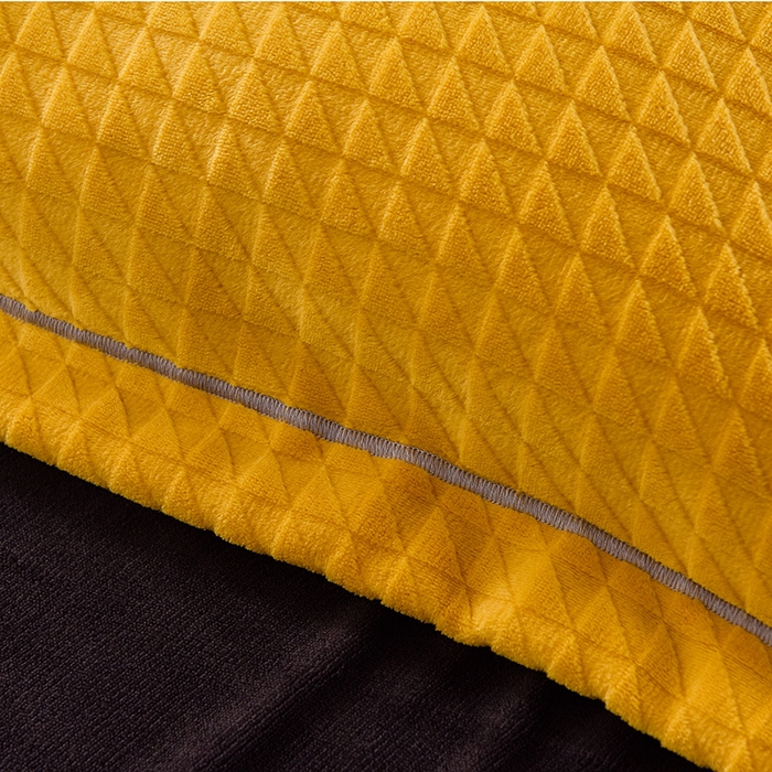 91家纺网 家纺一手货源 找家纺 印季家纺 2025新款华夫格三角格牛奶绒四件套 姜黄-灰