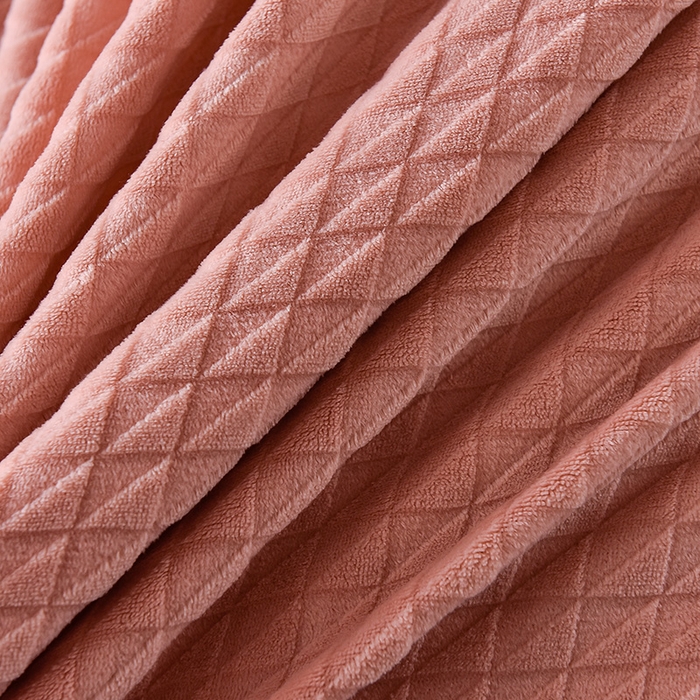 91家纺网 家纺一手货源 找家纺 印季家纺 2025新款华夫格三角格牛奶绒四件套 豆沙-灰