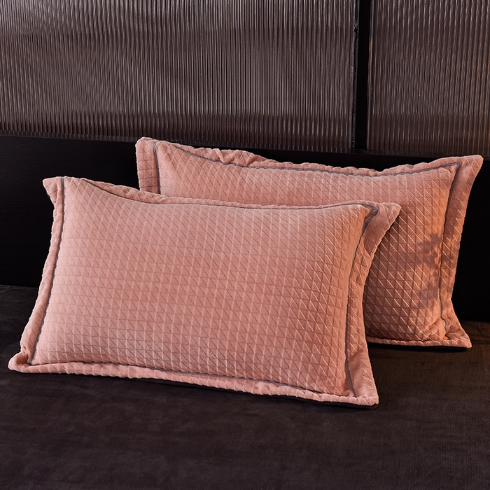 91家纺网 家纺一手货源 找家纺 印季家纺 2025新款华夫格三角格牛奶绒四件套 豆沙-灰