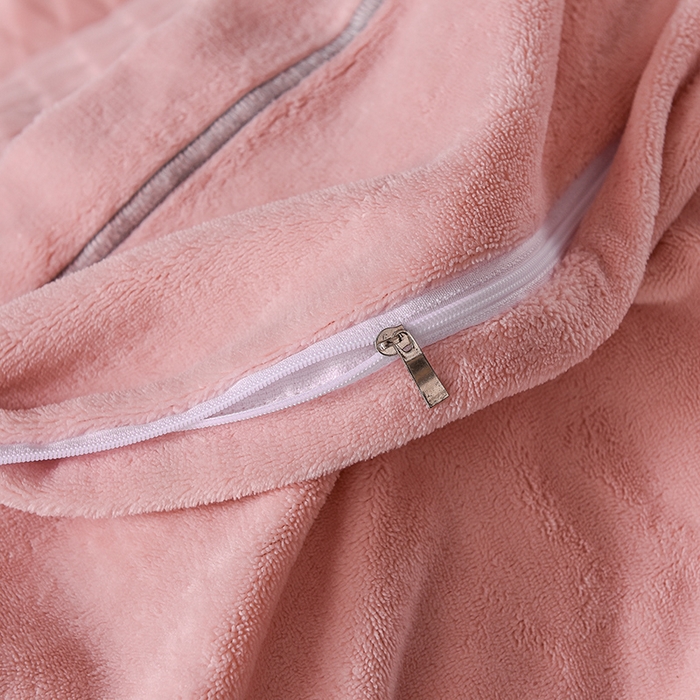 91家纺网 家纺一手货源 找家纺 印季家纺 2025新款华夫格三角格牛奶绒四件套 嫩粉