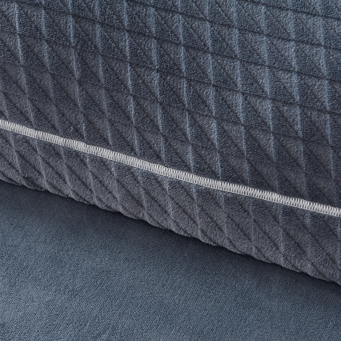 91家纺网 家纺一手货源 找家纺 印季家纺 2025新款华夫格三角格牛奶绒四件套 紫灰