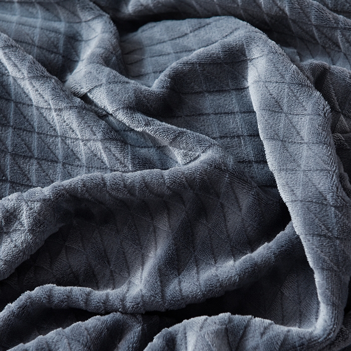 91家纺网 家纺一手货源 找家纺 印季家纺 2025新款华夫格三角格牛奶绒四件套 紫灰