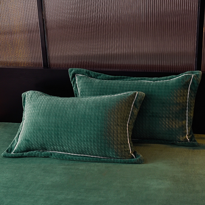 91家纺网 家纺一手货源 找家纺 印季家纺 2025新款华夫格三角格牛奶绒四件套 墨绿