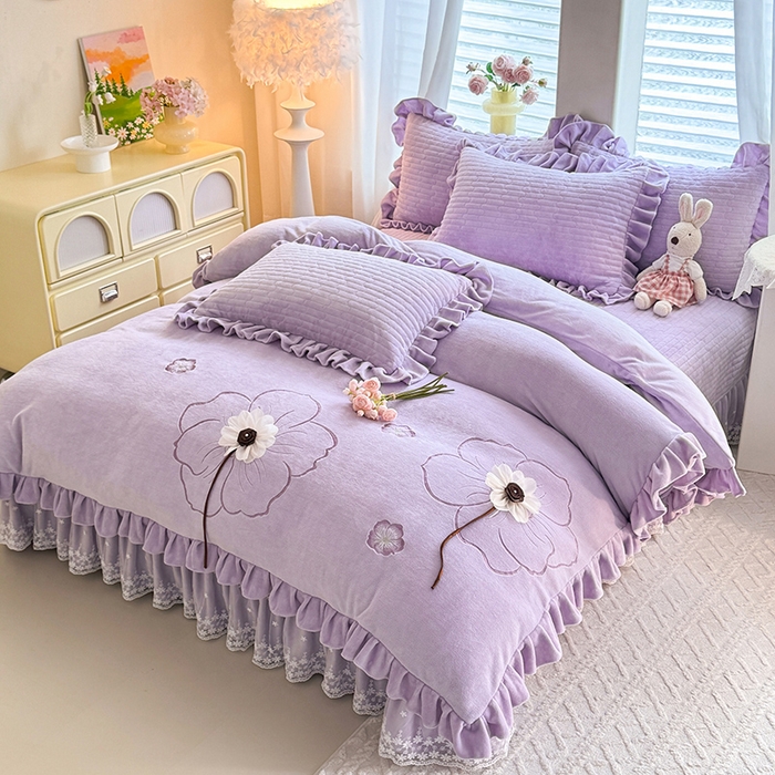 91家纺网 家纺一手货源 找家纺 （总）唐人居 2025新款高克重牛奶绒立体绣花床盖四件套-芬芳