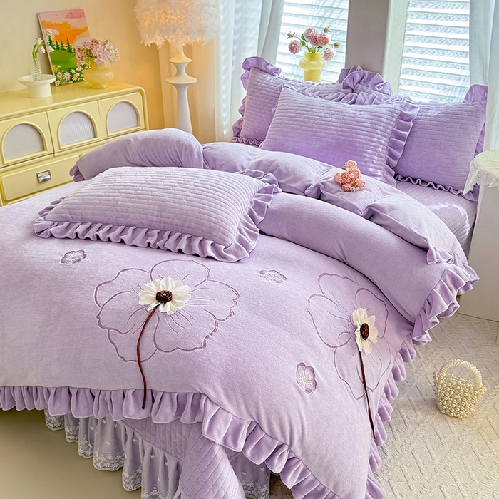 91家纺网 家纺一手货源 找家纺 （总）唐人居 2025新款高克重牛奶绒立体绣花床盖四件套-芬芳