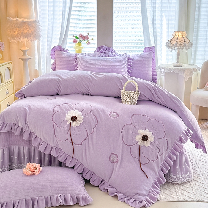 91家纺网 家纺一手货源 找家纺 （总）唐人居 2025新款高克重牛奶绒立体绣花床盖四件套-芬芳