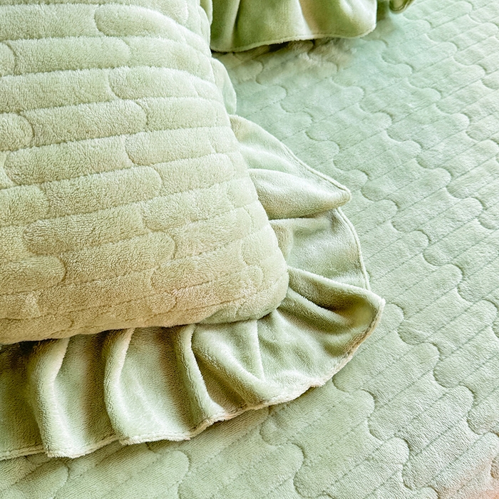 91家纺网 家纺一手货源 找家纺 唐人居 2025新款高克重牛奶绒立体绣花床盖四件套-芬芳 芬芳-草绿