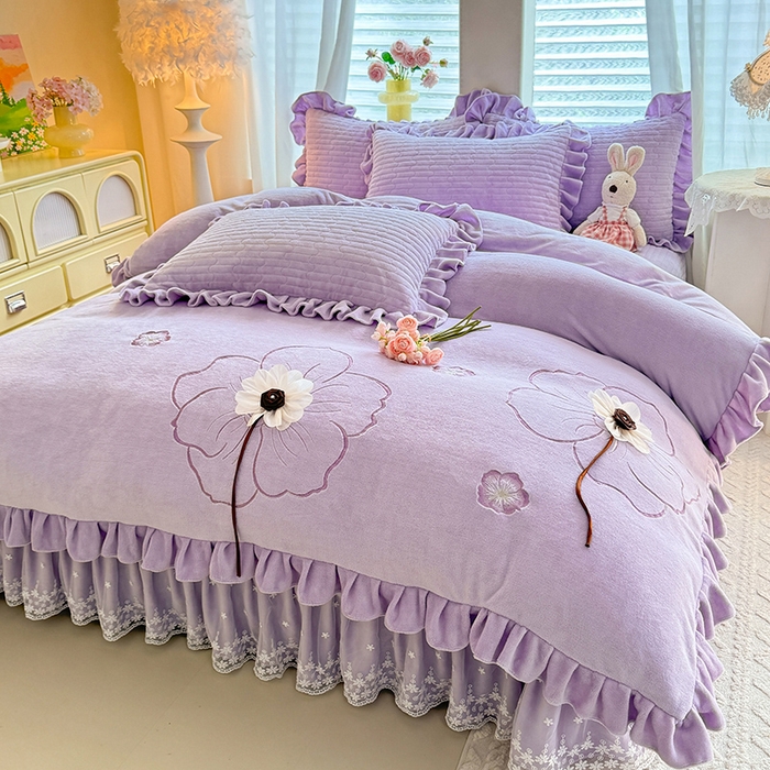 91家纺网 家纺一手货源 找家纺 唐人居 2025新款高克重牛奶绒立体绣花床盖四件套-芬芳 芬芳-浅紫