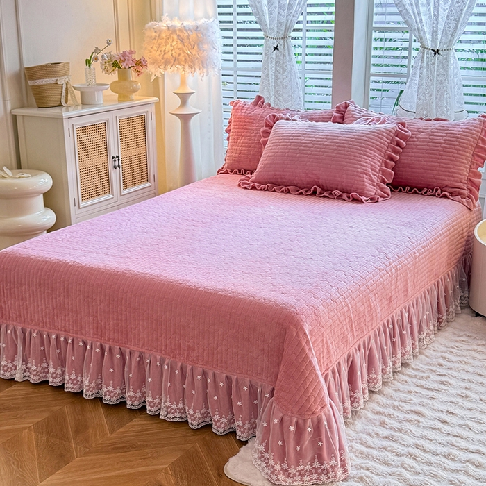 91家纺网 家纺一手货源 找家纺 唐人居 2025新款高克重牛奶绒立体绣花床盖四件套-芬芳 芬芳-豆沙