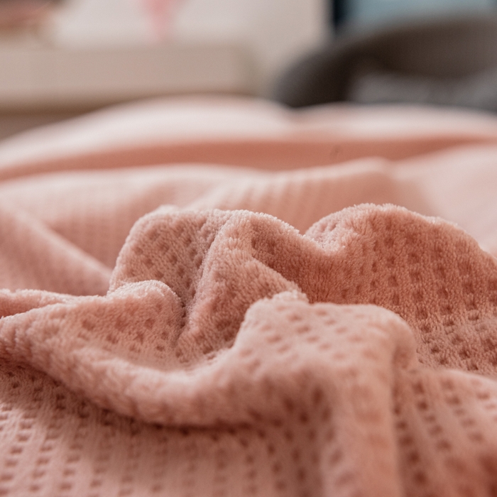 91家纺网 家纺一手货源 找家纺 印季家纺 2025新款华夫格牛奶绒花边四件套 豆沙-灰