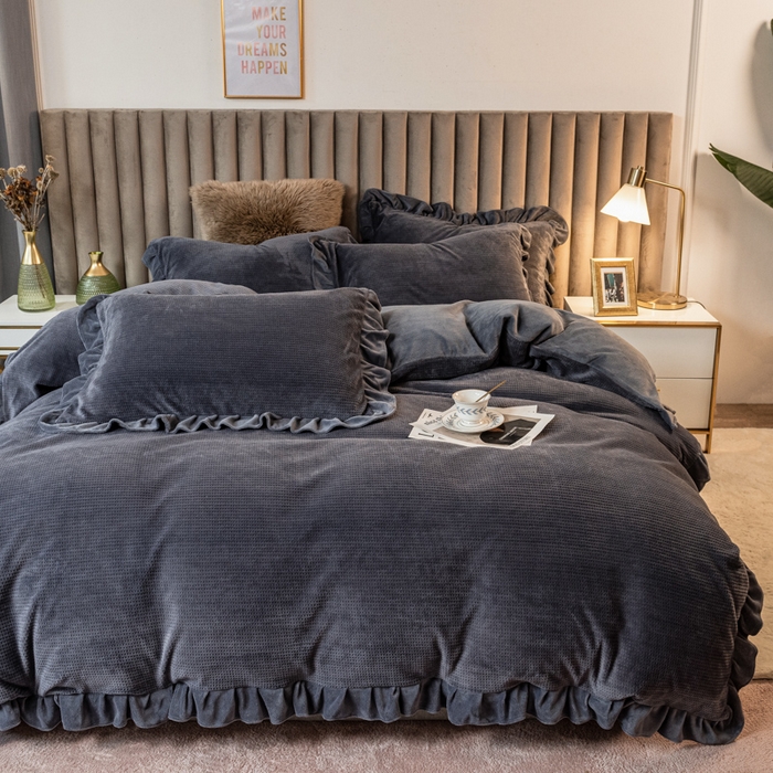 91家纺网 家纺一手货源 找家纺 （总）印季家纺 2025新款华夫格牛奶绒花边四件套