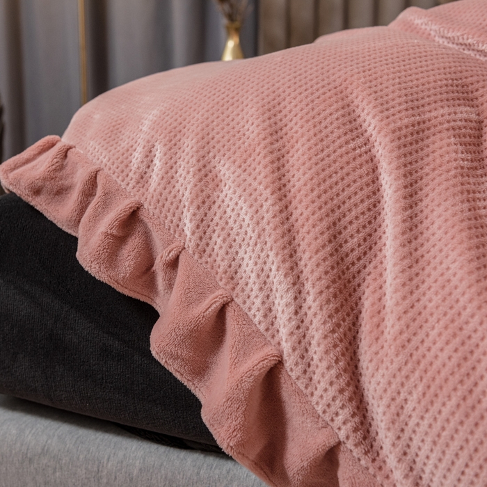 91家纺网 家纺一手货源 找家纺 印季家纺 2025新款华夫格牛奶绒花边四件套 豆沙-灰