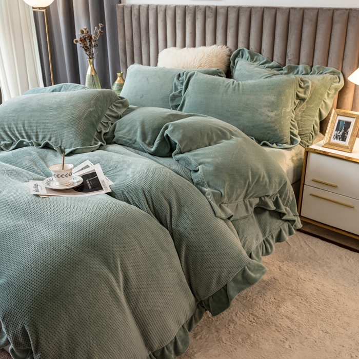 91家纺网 家纺一手货源 找家纺 印季家纺 2025新款华夫格牛奶绒花边四件套 湖绿