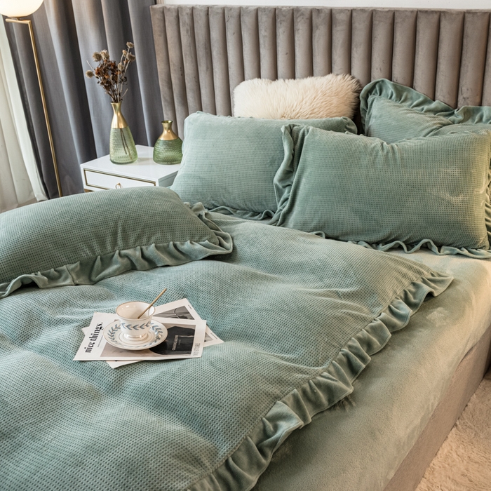 91家纺网 家纺一手货源 找家纺 印季家纺 2025新款华夫格牛奶绒花边四件套 湖绿