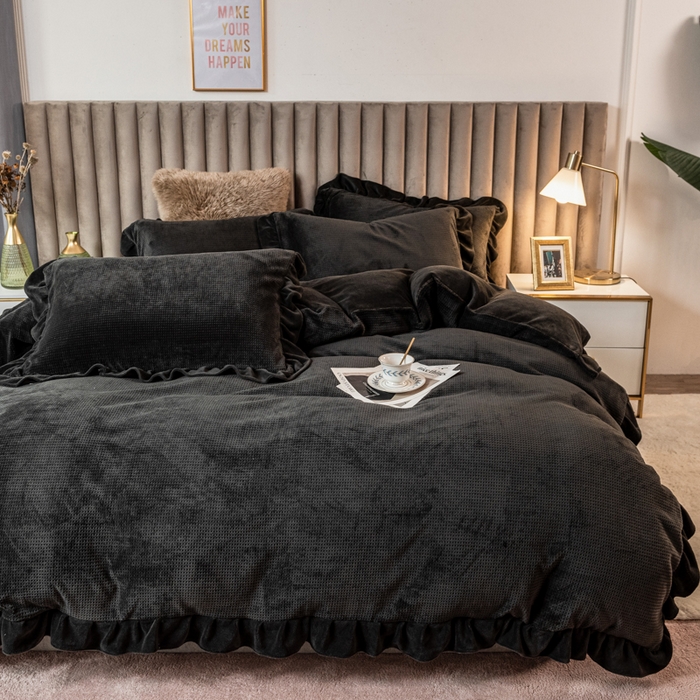 91家纺网 家纺一手货源 找家纺 （总）印季家纺 2025新款华夫格牛奶绒花边四件套