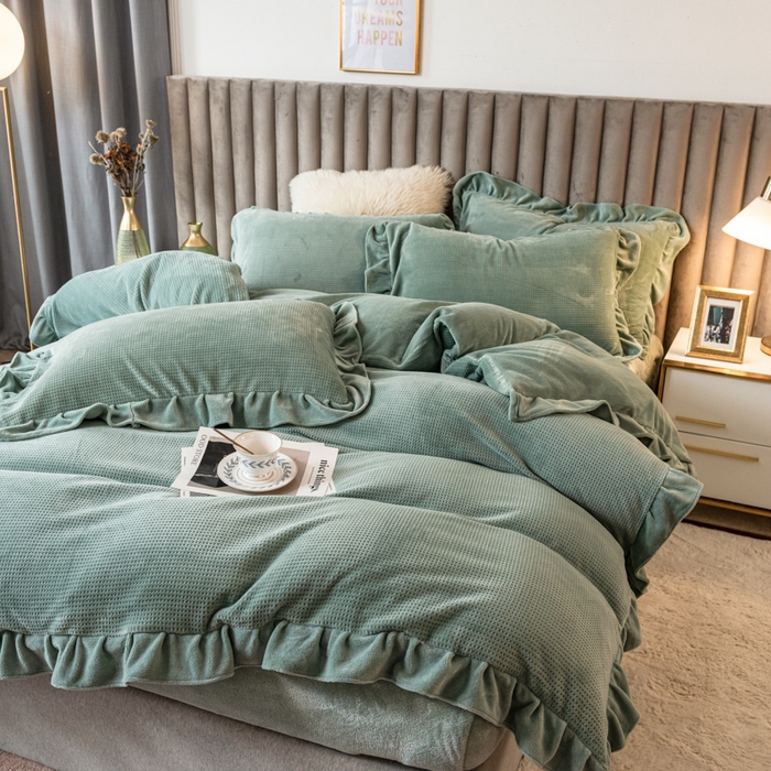 91家纺网 家纺一手货源 找家纺 印季家纺 2025新款华夫格牛奶绒花边四件套 湖绿