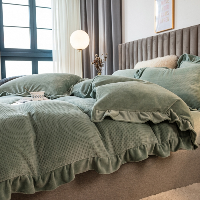 91家纺网 家纺一手货源 找家纺 印季家纺 2025新款华夫格牛奶绒花边四件套 湖绿