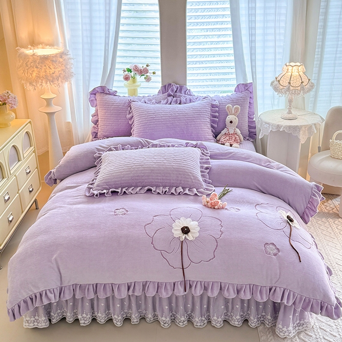 91家纺网 家纺一手货源 找家纺 唐人居 2025新款高克重牛奶绒立体绣花床盖四件套-芬芳 芬芳-浅紫