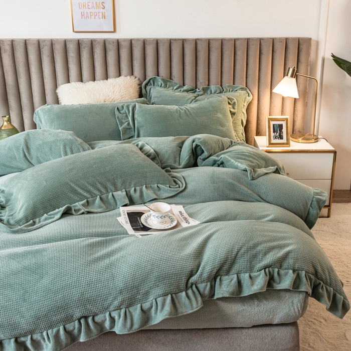 91家纺网 家纺一手货源 找家纺 印季家纺 2025新款华夫格牛奶绒花边四件套 湖绿