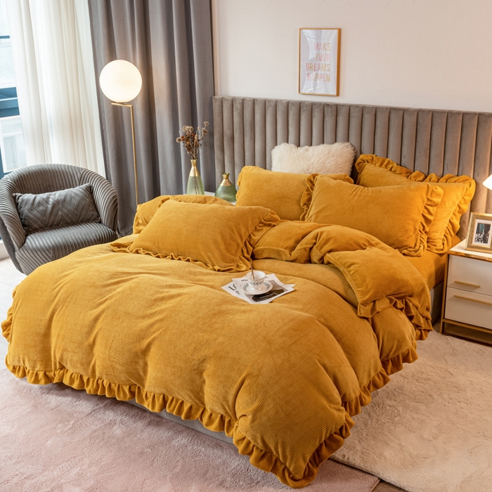 91家纺网 家纺一手货源 找家纺 印季家纺 2025新款华夫格牛奶绒花边四件套 姜黄