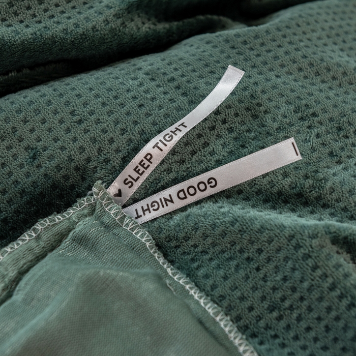 91家纺网 家纺一手货源 找家纺 印季家纺 2025新款华夫格牛奶绒花边四件套 墨绿