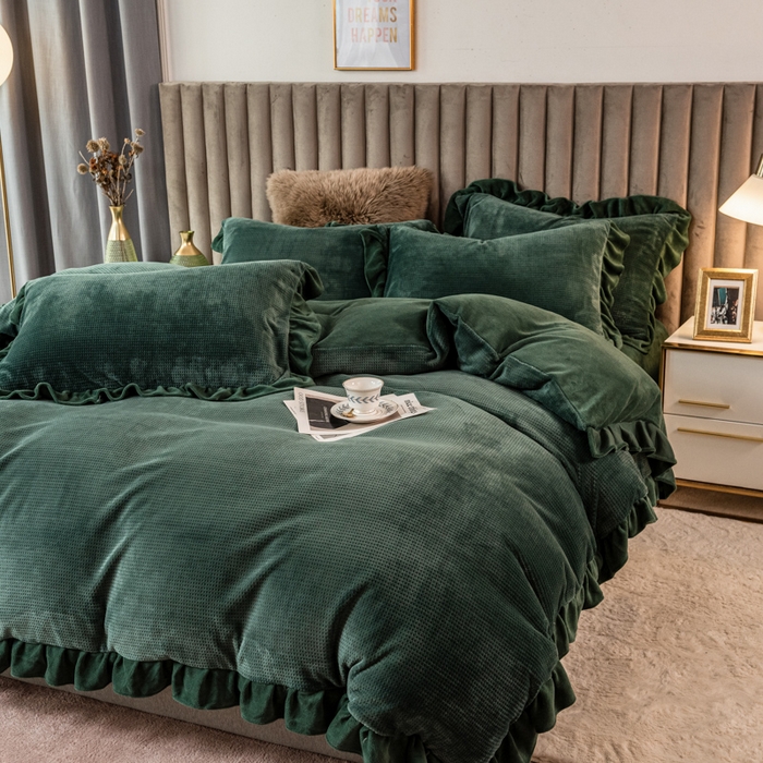 91家纺网 家纺一手货源 找家纺 印季家纺 2025新款华夫格牛奶绒花边四件套 墨绿