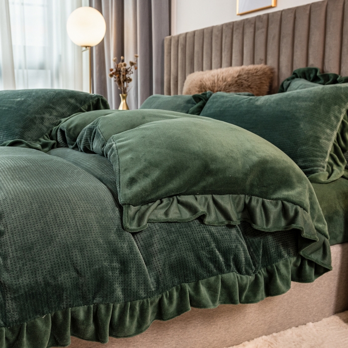 91家纺网 家纺一手货源 找家纺 印季家纺 2025新款华夫格牛奶绒花边四件套 墨绿