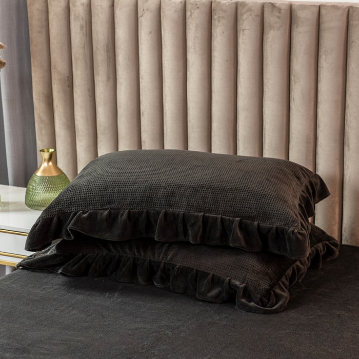 91家纺网 家纺一手货源 找家纺 印季家纺 2025新款华夫格牛奶绒花边四件套 深灰