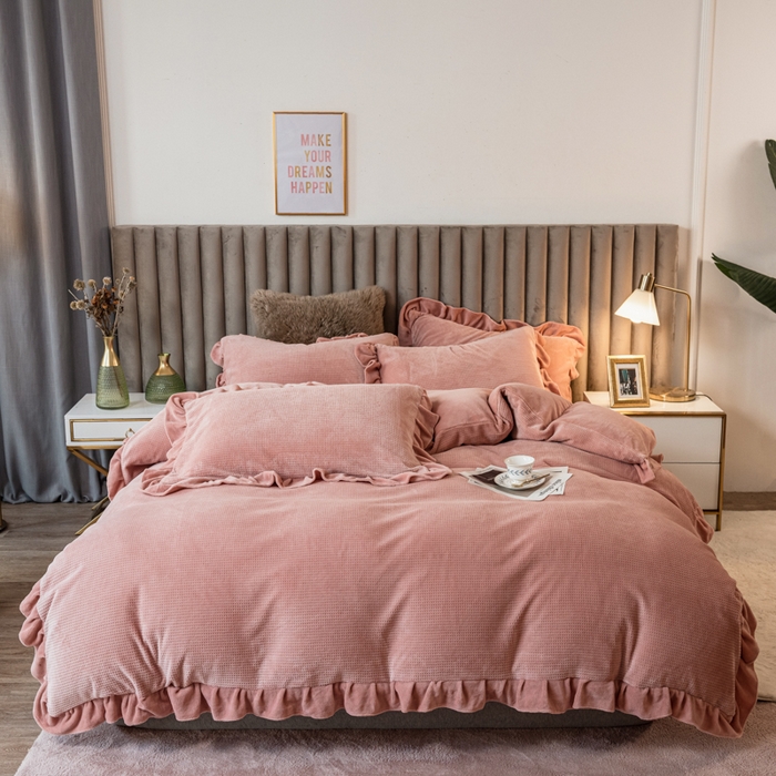 91家纺网 家纺一手货源 找家纺 印季家纺 2025新款华夫格牛奶绒花边四件套 豆沙