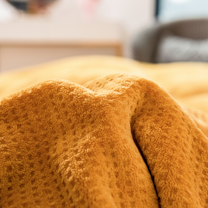 91家纺网 家纺一手货源 找家纺 印季家纺 2025新款华夫格牛奶绒花边四件套 姜黄-灰