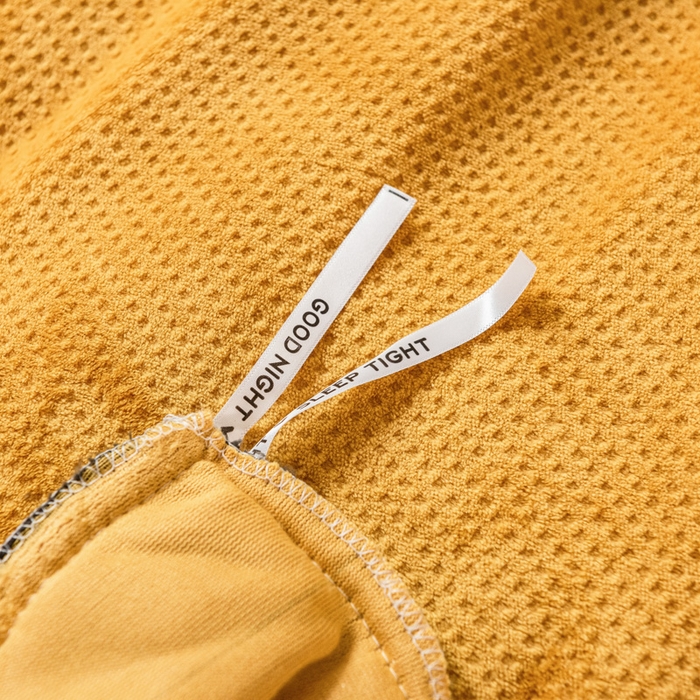 91家纺网 家纺一手货源 找家纺 印季家纺 2025新款华夫格牛奶绒花边四件套 姜黄-灰