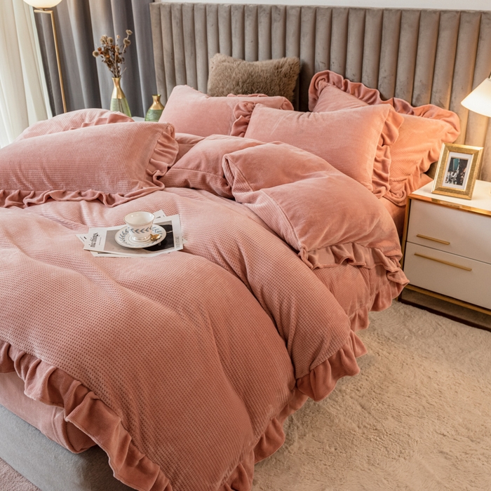 91家纺网 家纺一手货源 找家纺 印季家纺 2025新款华夫格牛奶绒花边四件套 豆沙