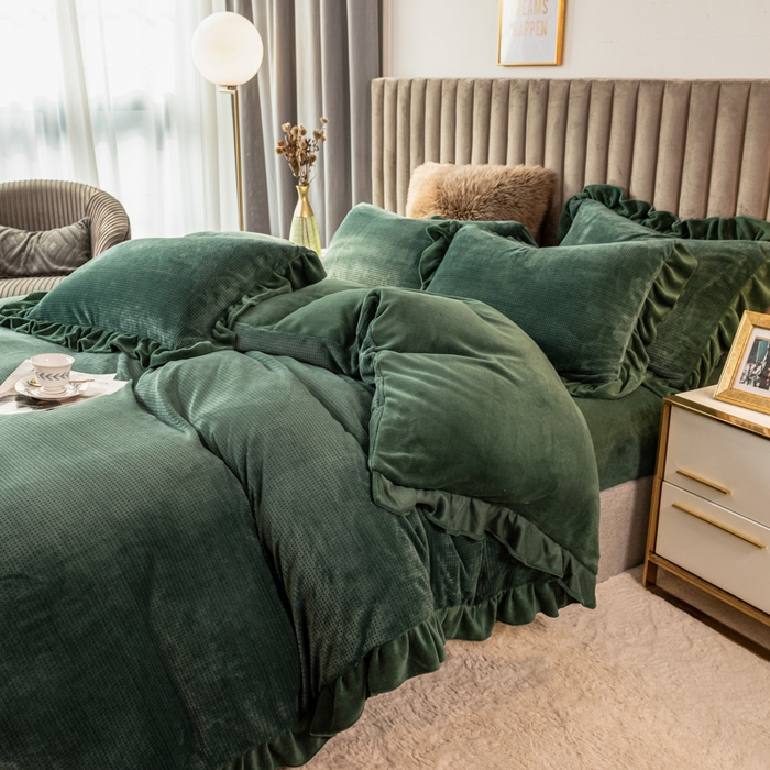 91家纺网 家纺一手货源 找家纺 印季家纺 2025新款华夫格牛奶绒花边四件套 墨绿