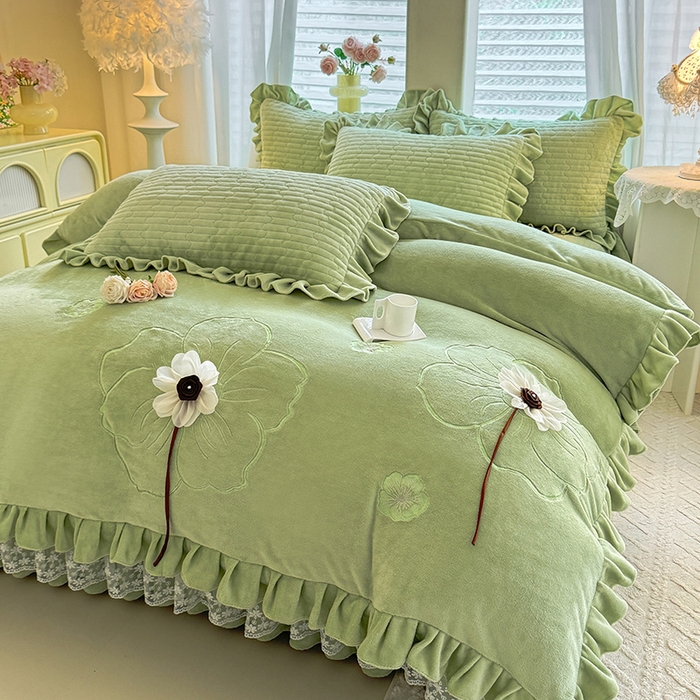 91家纺网 家纺一手货源 找家纺 唐人居 2025新款高克重牛奶绒立体绣花床盖四件套-芬芳 芬芳-草绿