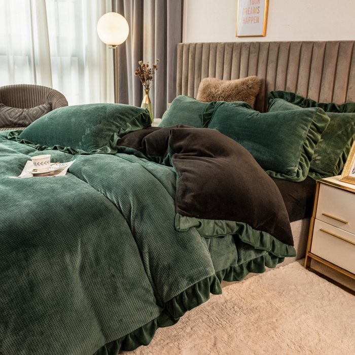 91家纺网 家纺一手货源 找家纺 印季家纺 2025新款华夫格牛奶绒花边四件套 墨绿-灰