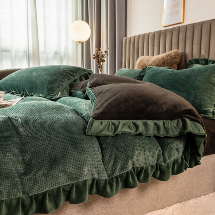 91家纺网 家纺一手货源 找家纺 印季家纺 2025新款华夫格牛奶绒花边四件套 墨绿-灰